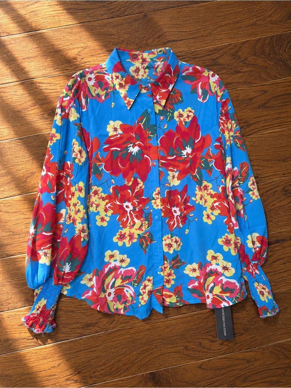 S•Deer Blue Floral Button-Down Shirt with Smocked Cuffs Sz L NWT